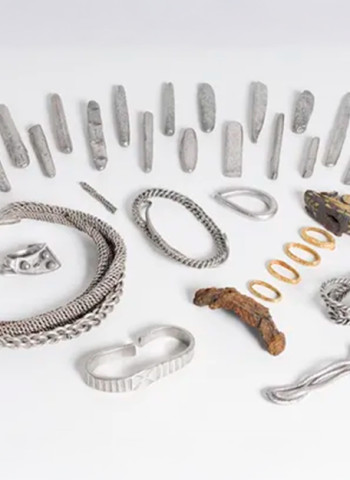 Tesouro viking encontrado na Inglaterra revela rede comercial que ia até o Oriente Médio