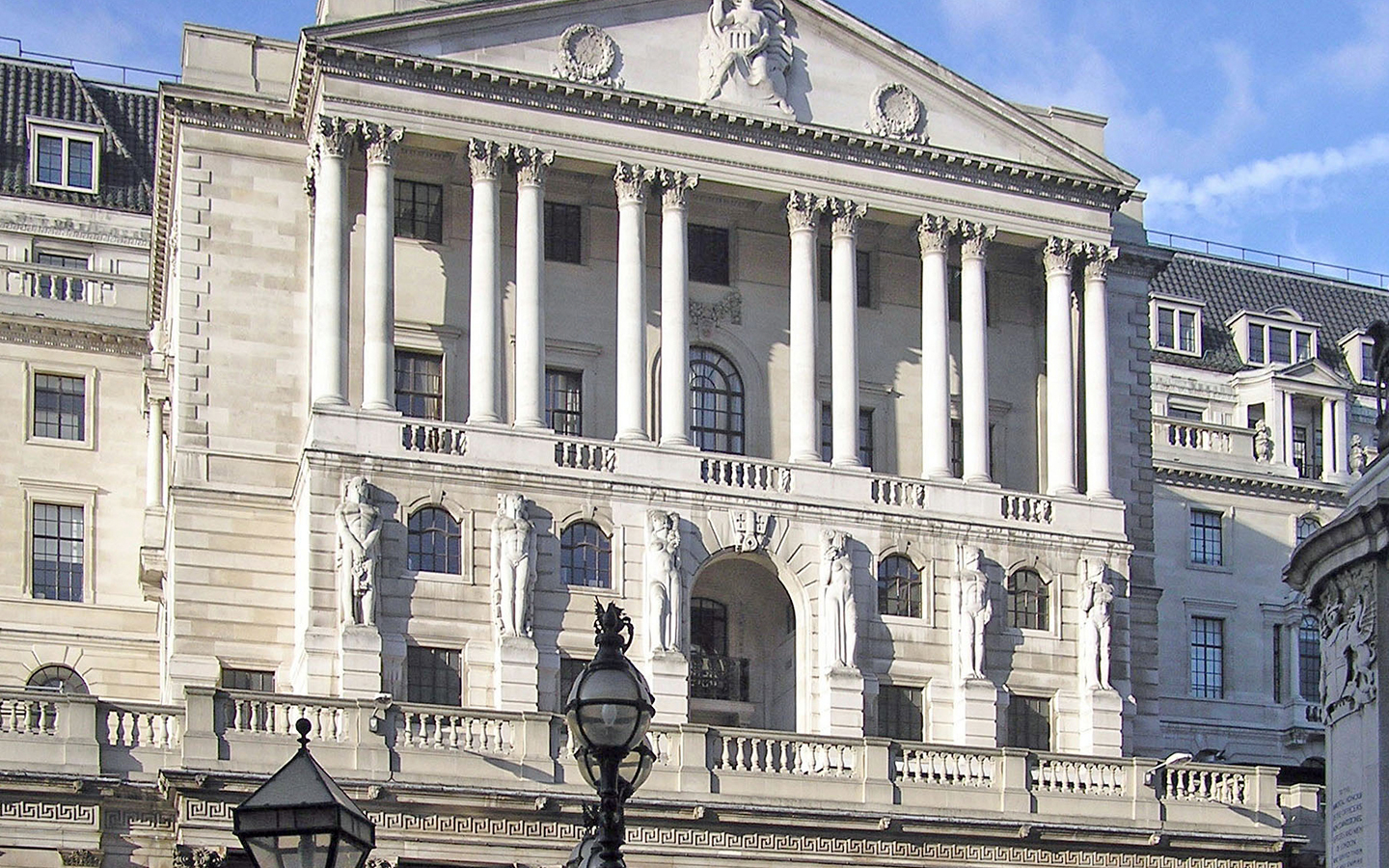 Banco da Inglaterra quer saber o que os britânicos desejam ver representado nas novas notas do país.