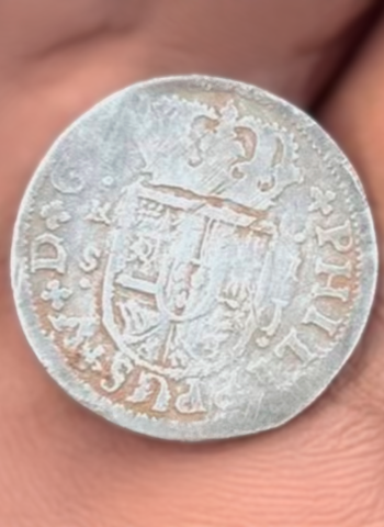 Moeda espanhola de 1721 é encontrada em praia da Nova Escócia
