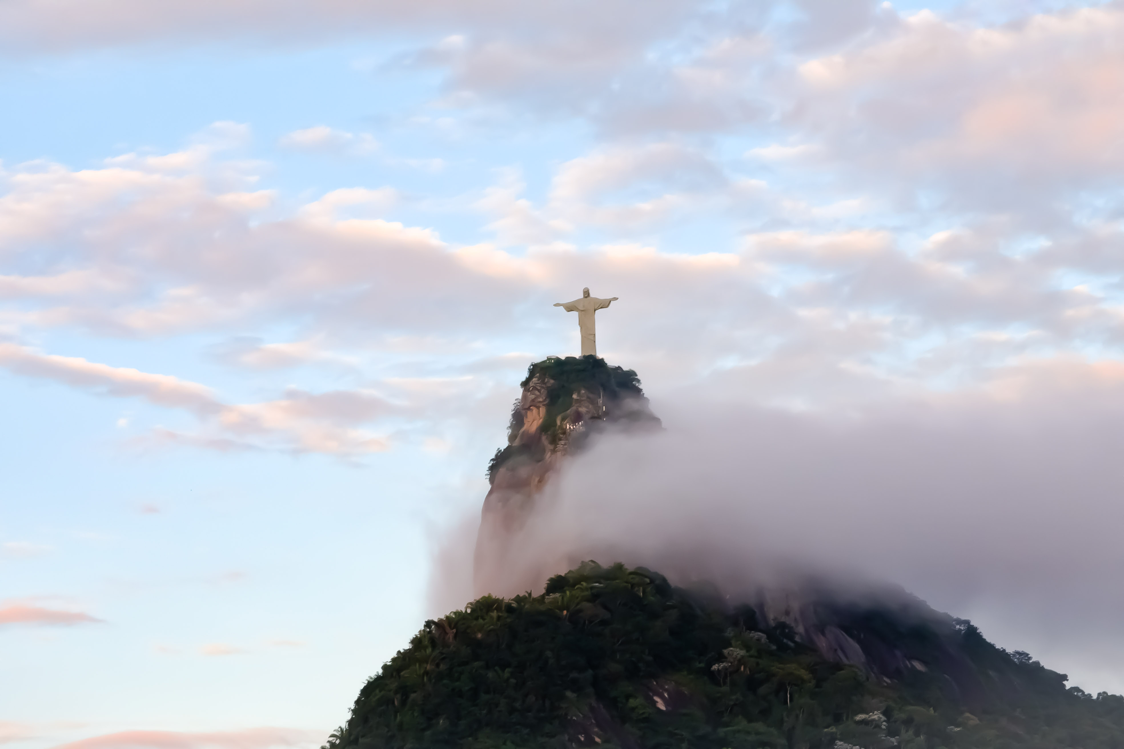 Cristo Redentor recebe peças raras e lança campanha para ampliar acervo histórico