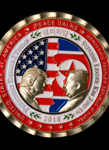 Trump e Kim Jong-un JUNTOS em uma medalha?