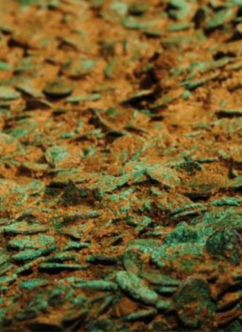 Tesouro Medieval: Escoceses Descobrem Acervo de Moedas de 600 Anos