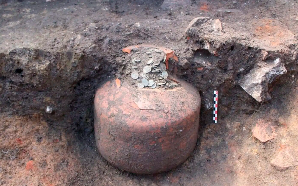 Milhares de moedas romanas aparecem intactas em Senon