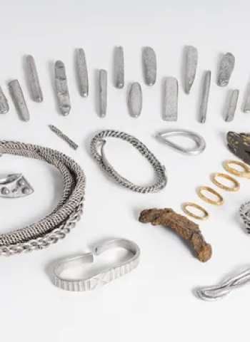 Vikings mantinham laços comerciais com o mundo islâmico, revela estudo sobre tesouro encontrado na Inglaterra