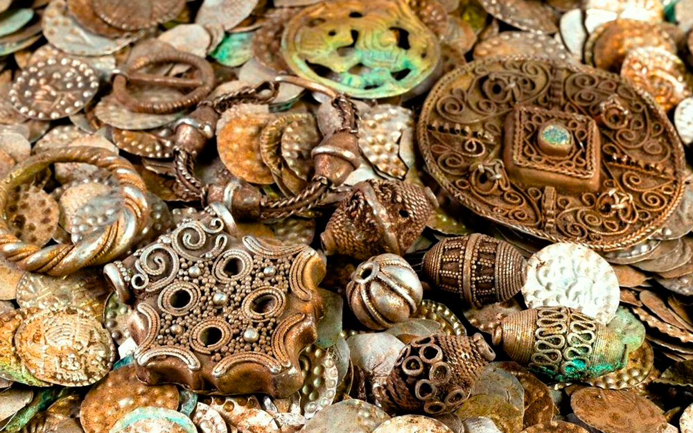 Tesouro medieval achado na Suécia reescreve a história monetária do século XII