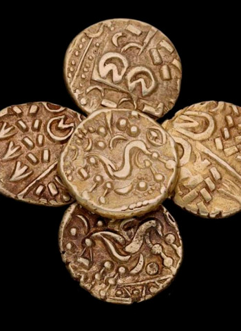 Moedas da Idade do Ferro são arrematadas por mais de £6 mil em leilão