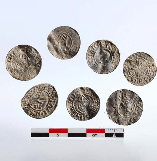 Tesouro viking com 3 mil moedas é achado na Noruega e pode reescrever história econômica