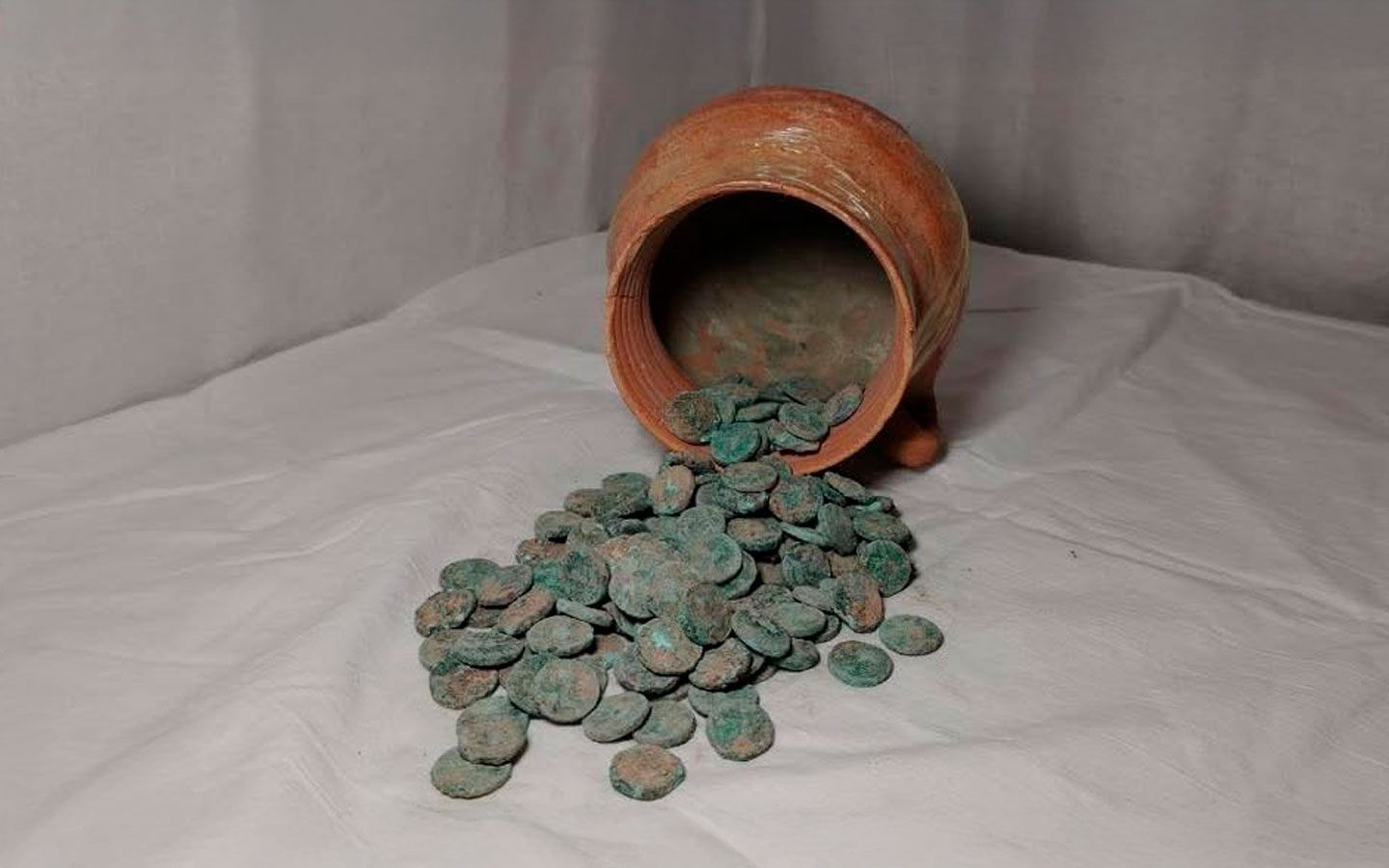 Tesouro de moedas do Império Kushan é achado no sul do Tajiquistão