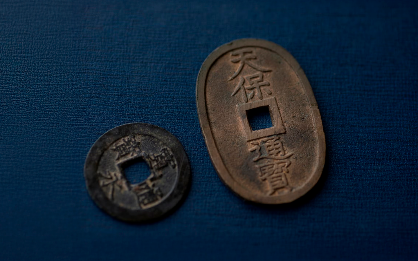 Detectorista encontra moeda japonesa de 200 anos em antigo acampamento australiano