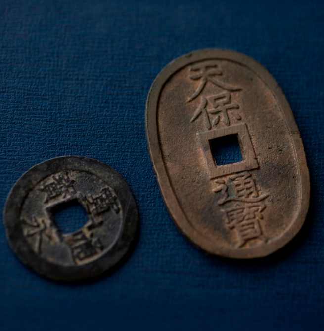 Detectorista encontra moeda japonesa de 200 anos em antigo acampamento australiano