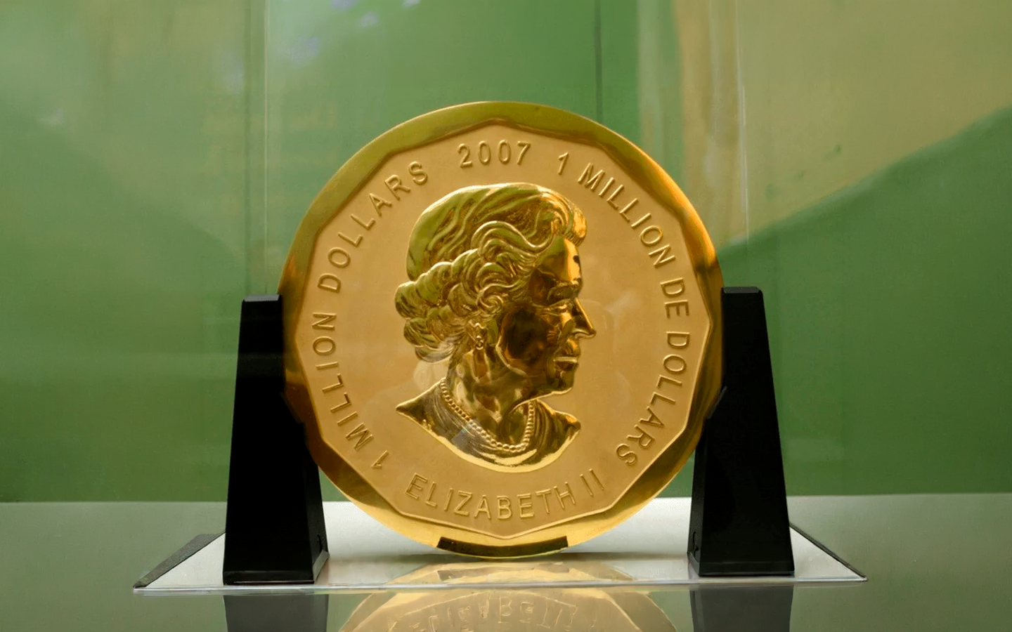 Moedas gigantes mostram poder, tecnologia e história